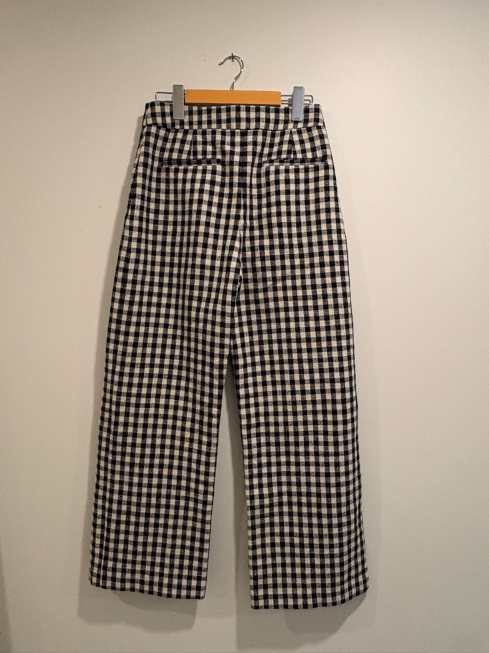 SEZANE MARTIN CROP TROUSERS
Black and Ecru Gingham 36 - Picture 5 of 13